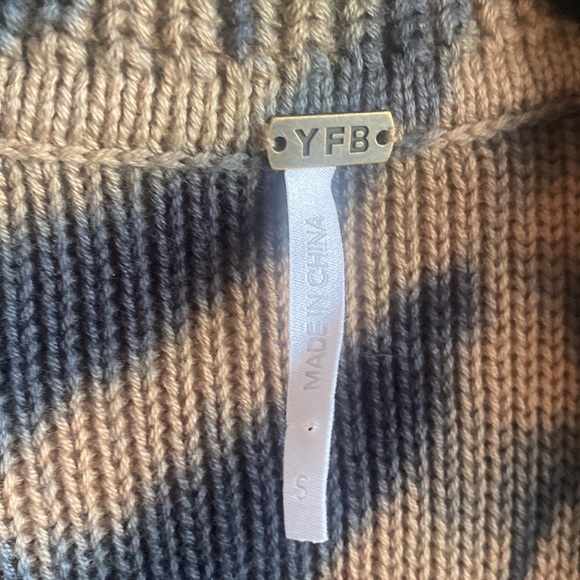 YFB NWT Boho Tie Dye Long Sleeve Vneck collared 100% Cotton Knit Sweater small - Picture 7 of 10